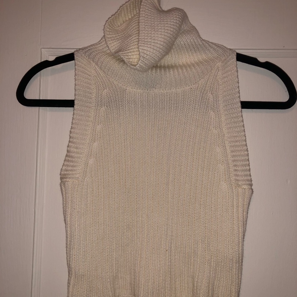 Cropped turtle neck